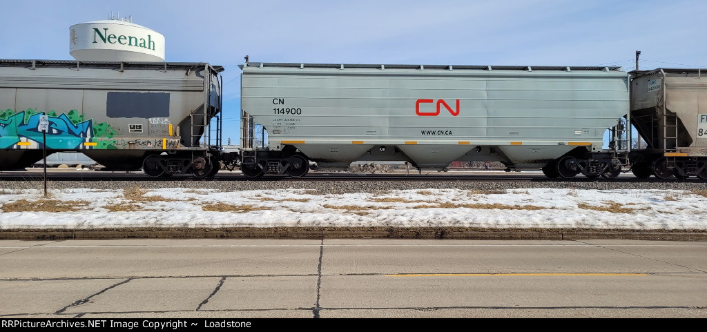 CN 114900